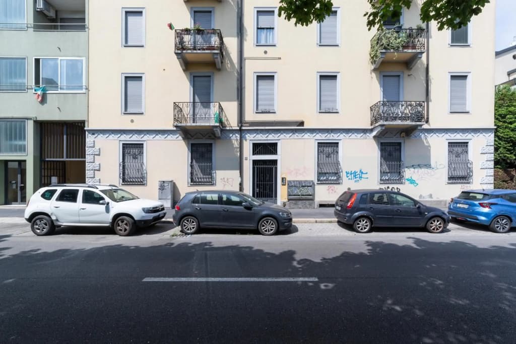 Maciachini Renovated Studio! - photo 1