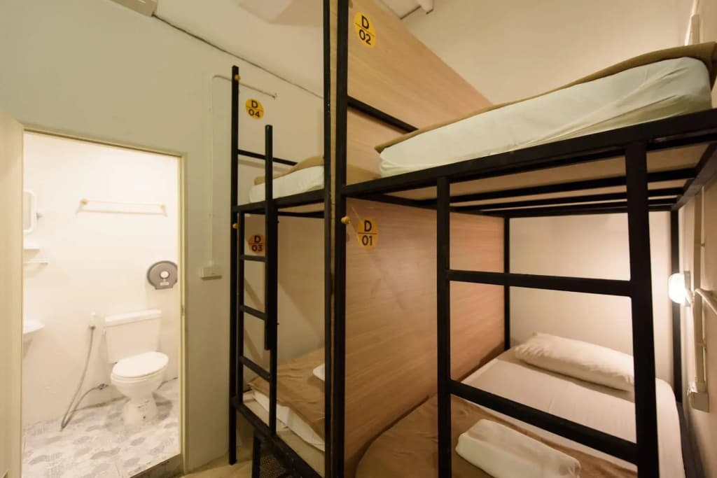 Warm White Hostel - photo 7
