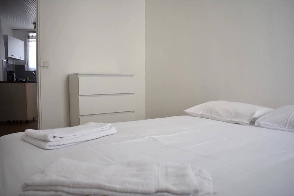 Parisian Apartment at the Foot of Montmartre - photo 4