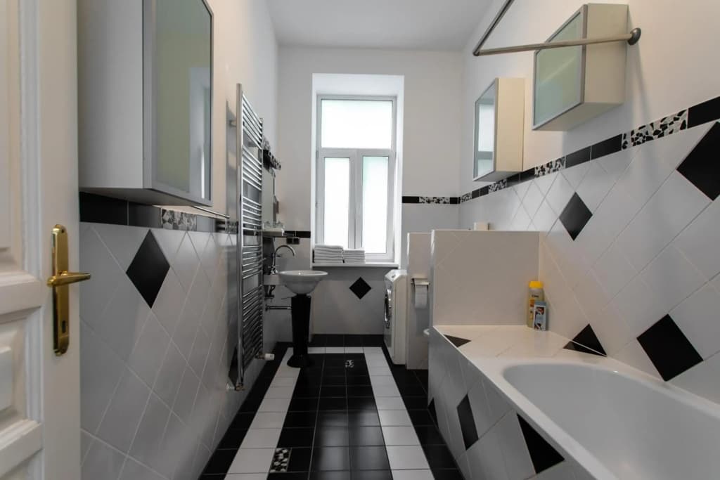 3-Bedroom Apartment in Central Vienna - photo 7