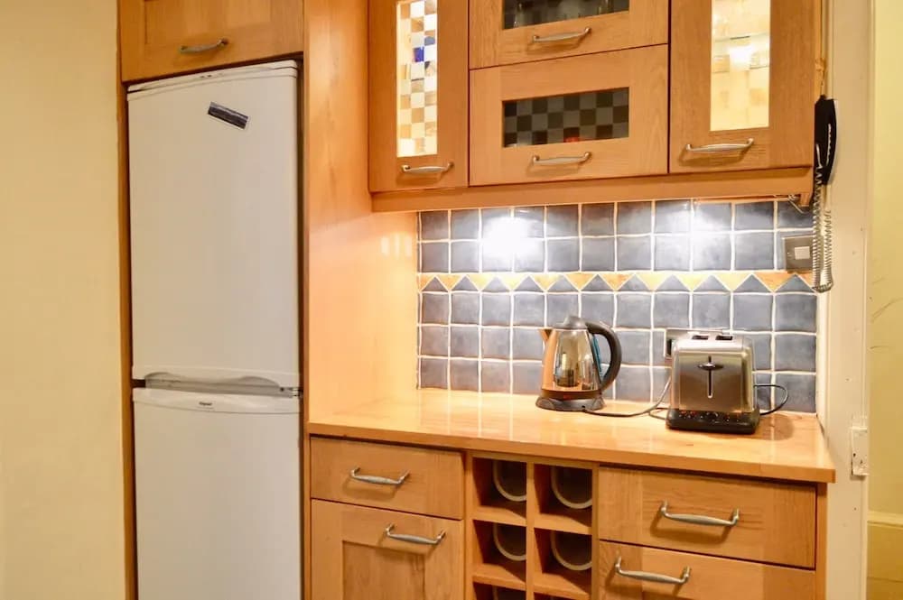 Central 2 Bedroom Flat - photo 12