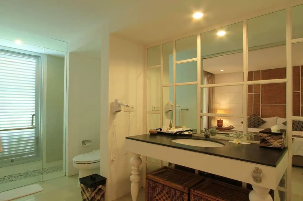 The Kanjeng Suites Villas Seminyak - photo 4