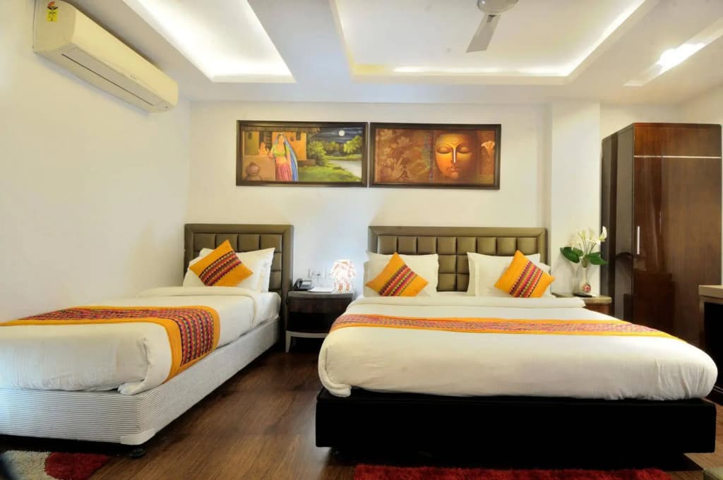 Hotel Cabana 5 Mins Walking Distance From NDLS Station - photo 7