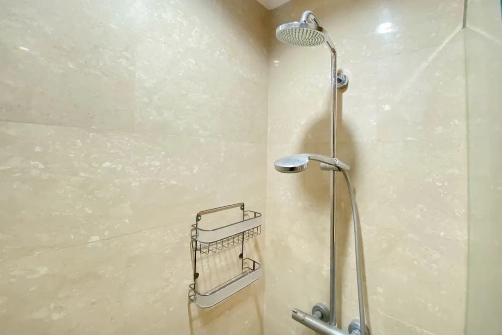 Spacious And Combined 2Br At Menteng Park Apartment - photo 8