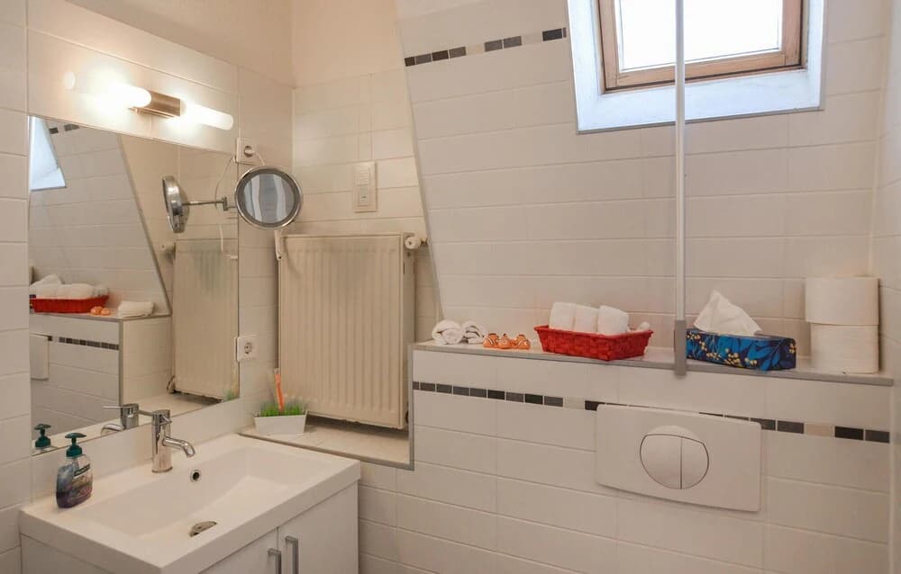 Beautiful Home in Berlin With 2 Bedrooms and Internet - photo 8