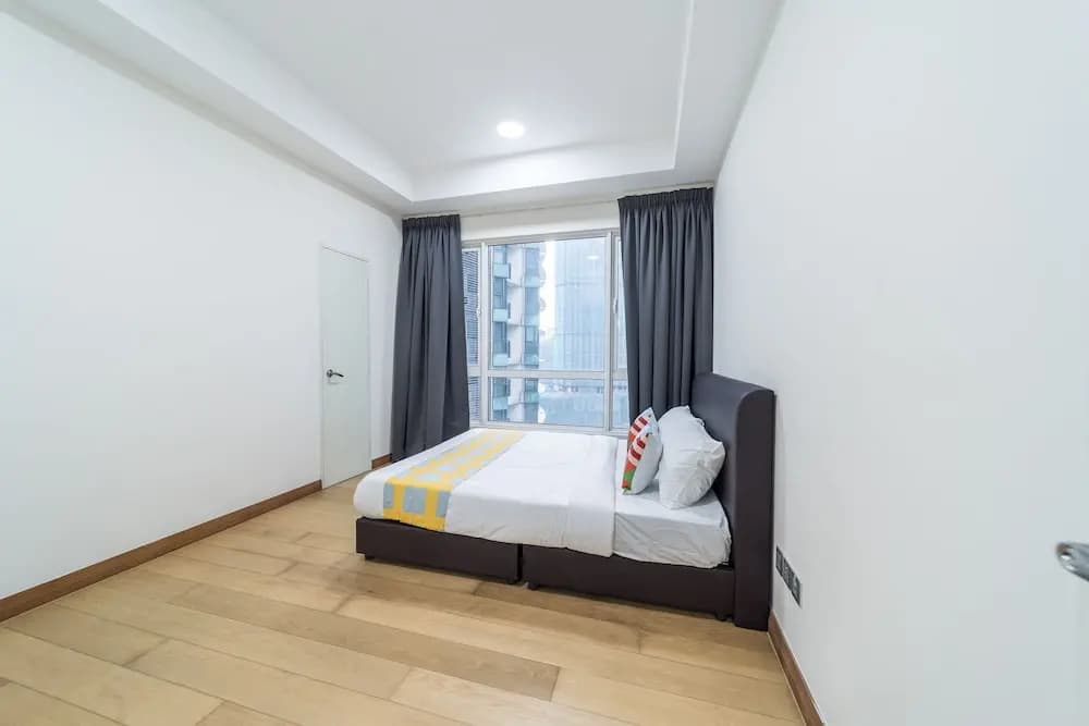 OYO Home 89449 Fancy 2 Bedroom Crest Residence - photo 5