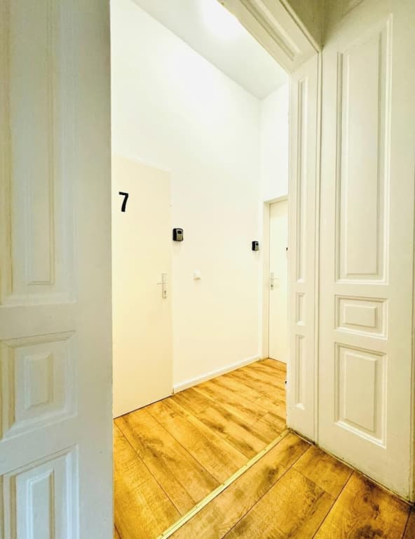 Simple Private Room Steps from Augarten - photo 13