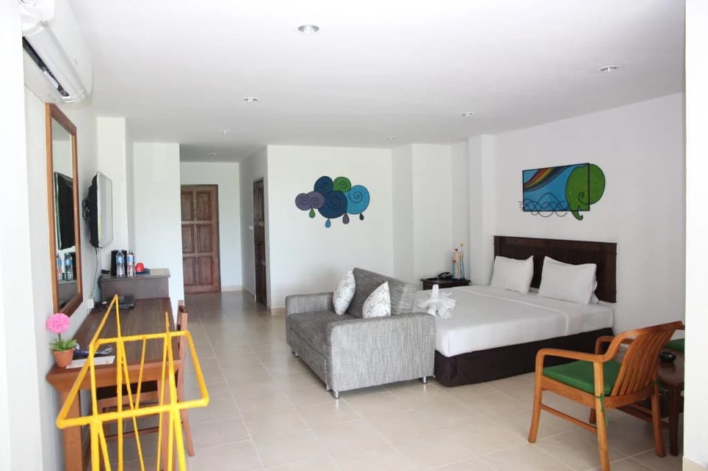 Karon Living Room - photo 13