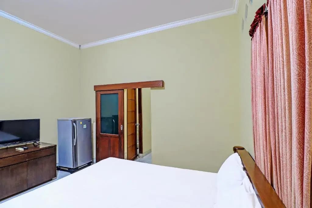 Ciung Wanara Guest House - photo 5
