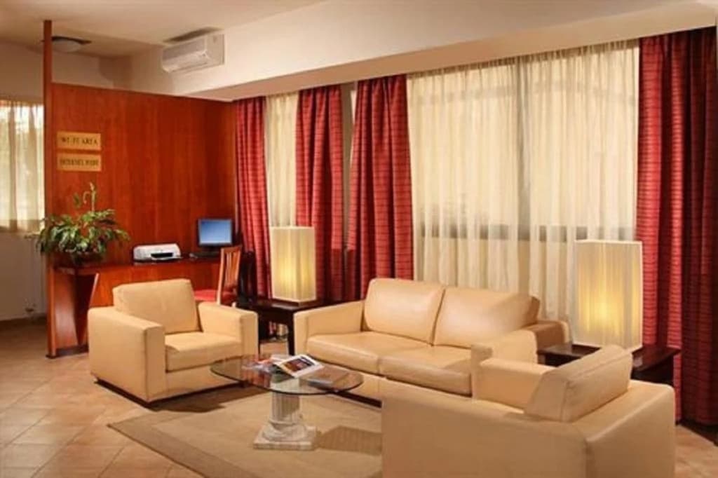 Cassia Hotel - photo 4
