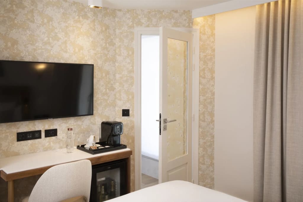 Hotel Des Champs Elysees - photo 6