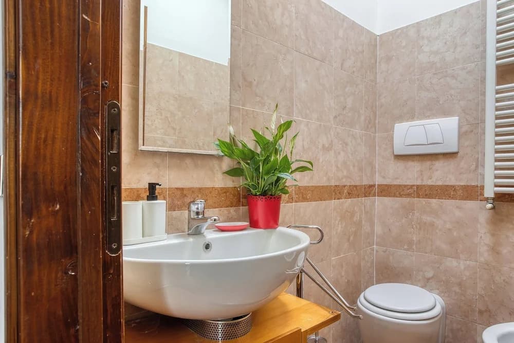 Inviting flat near the city centre - photo 8