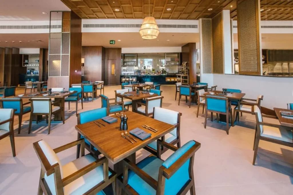 Crowne Plaza Muscat Ocec by IHG Hotel - photo 7