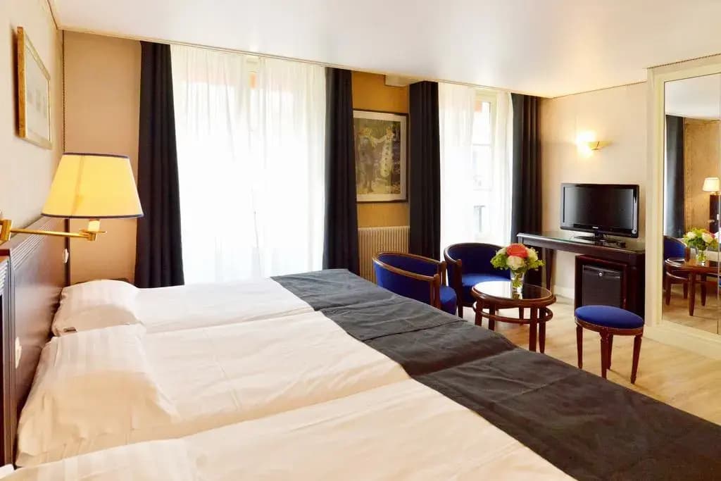Hotel Unic Renoir Saint Germain - photo 7