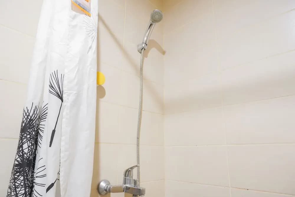 Minimalist And Homey 1Br At Belmont Residence Puri Apartment - photo 8