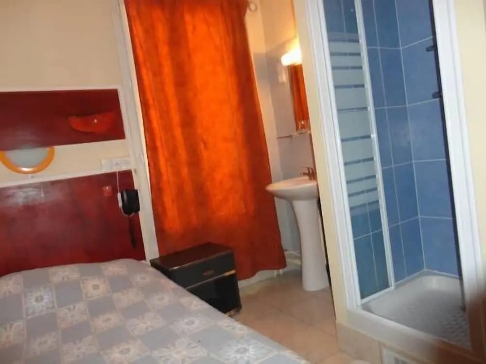 Hotel Santana - photo 4