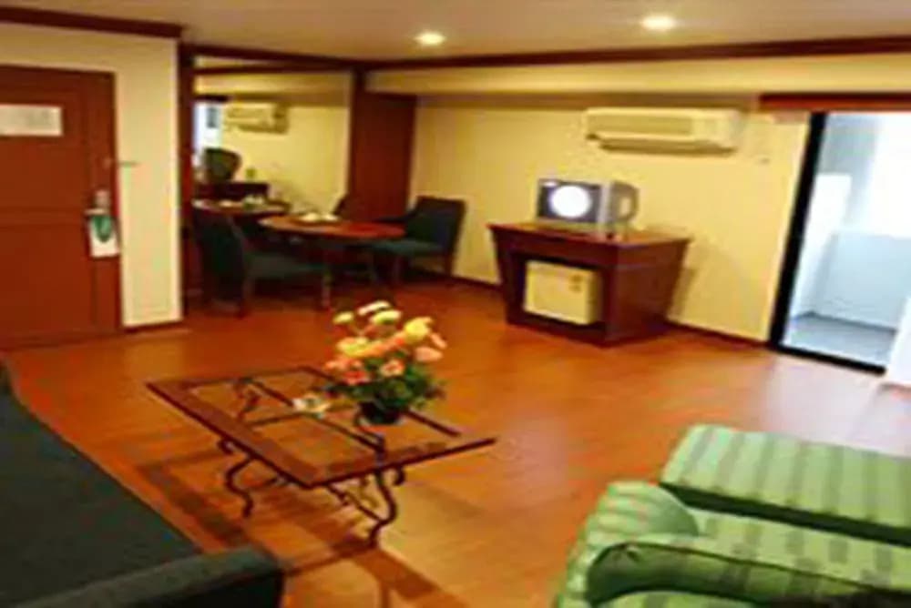 Baiyoke Suite Hostel - photo 13
