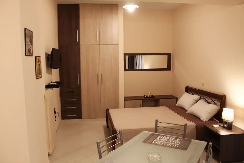 Studio in Pagkrati close to Euaggelismos metro - photo 2
