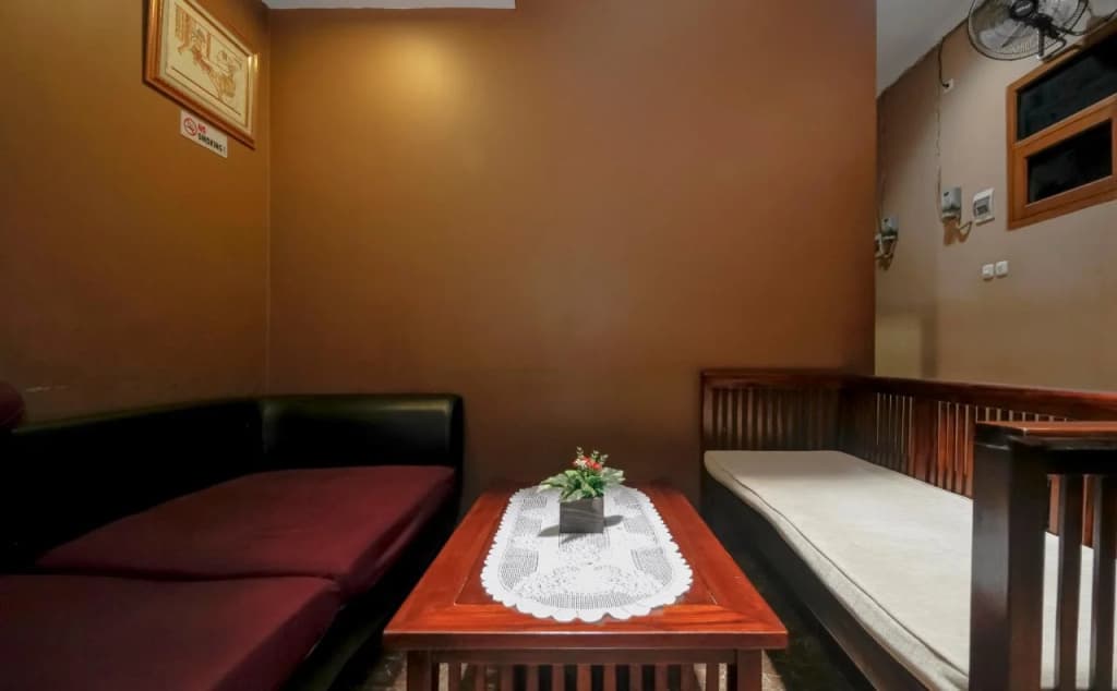 RedDoorz near Manggarai Station 2 - photo 11