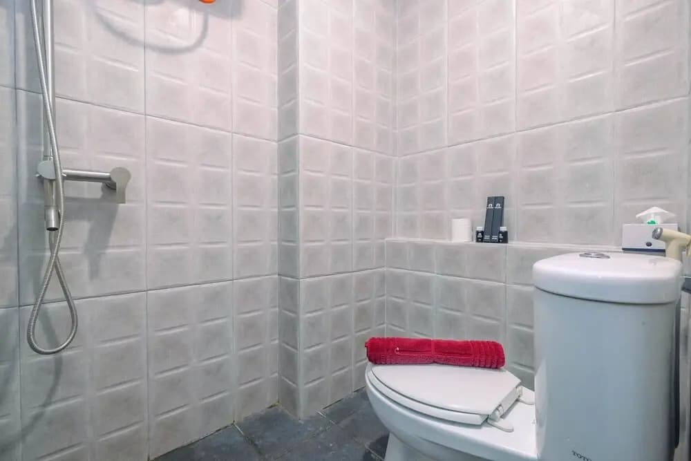 Elegant Studio (No Kitchen) Apartment at Green Bay Pluit - photo 6