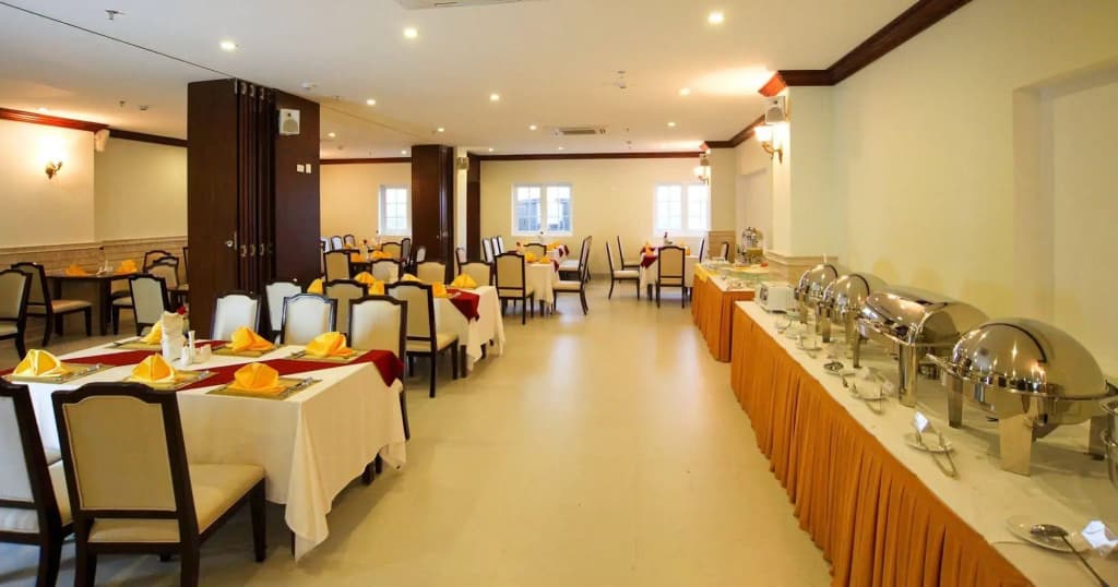Seventeen Saloon Hotel - photo 23