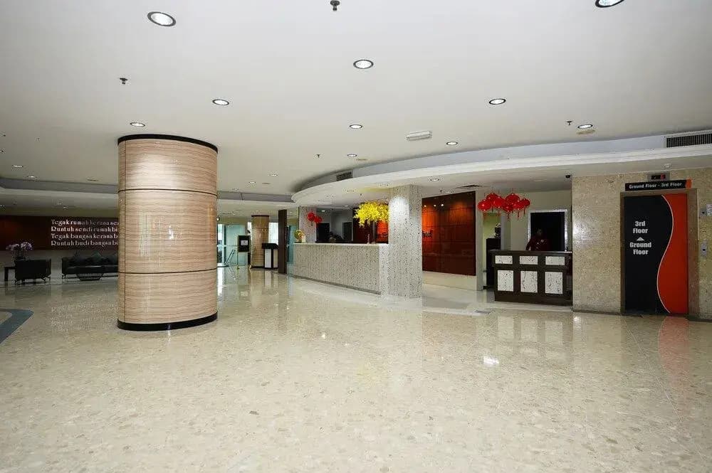 TF Riverside Hotel - photo 2