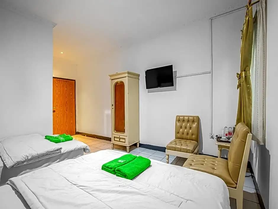 Hotel Cempaka Sari - photo 5