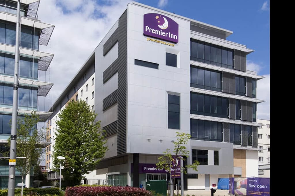 Premier Inn London Ealing - photo 3