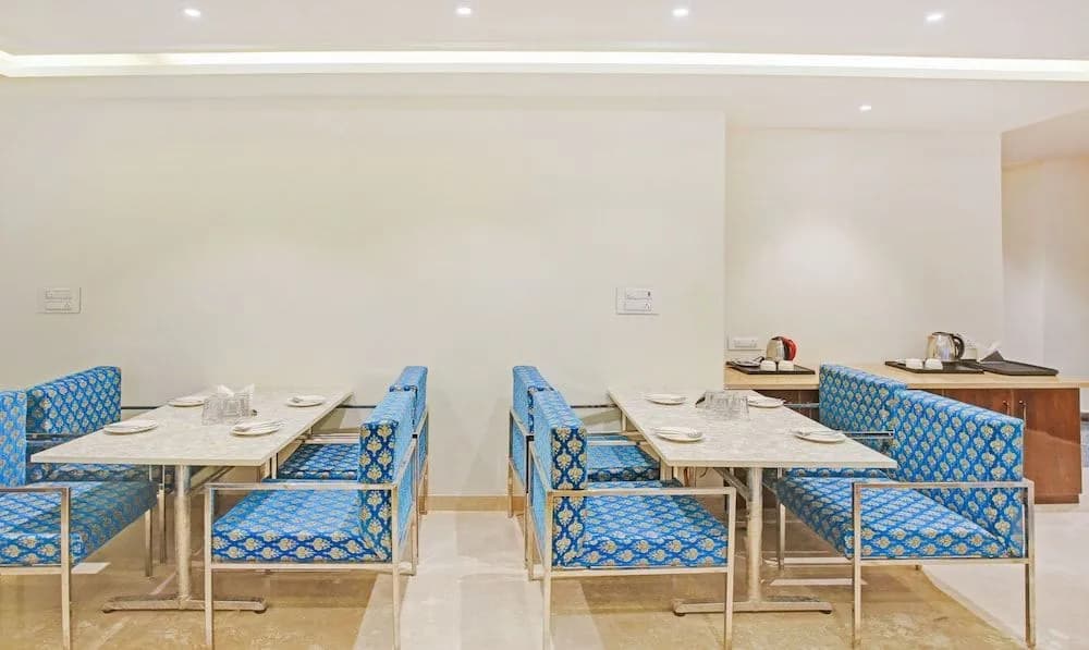 Treebo Trend Emblem Suites - photo 18