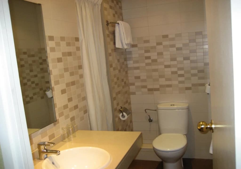 Hostal Nuevo Colón - photo 9