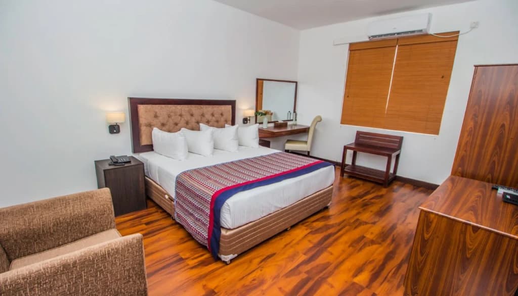 Pearl Royal Hotel - photo 6