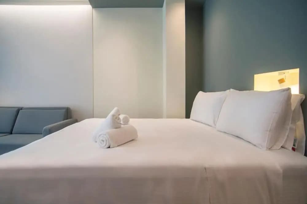 Athena Urban Retreat Apartment - photo 3