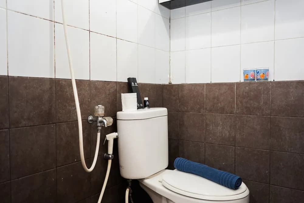 Comfy and Clean 2BR Green Pramuka Apartment - photo 6