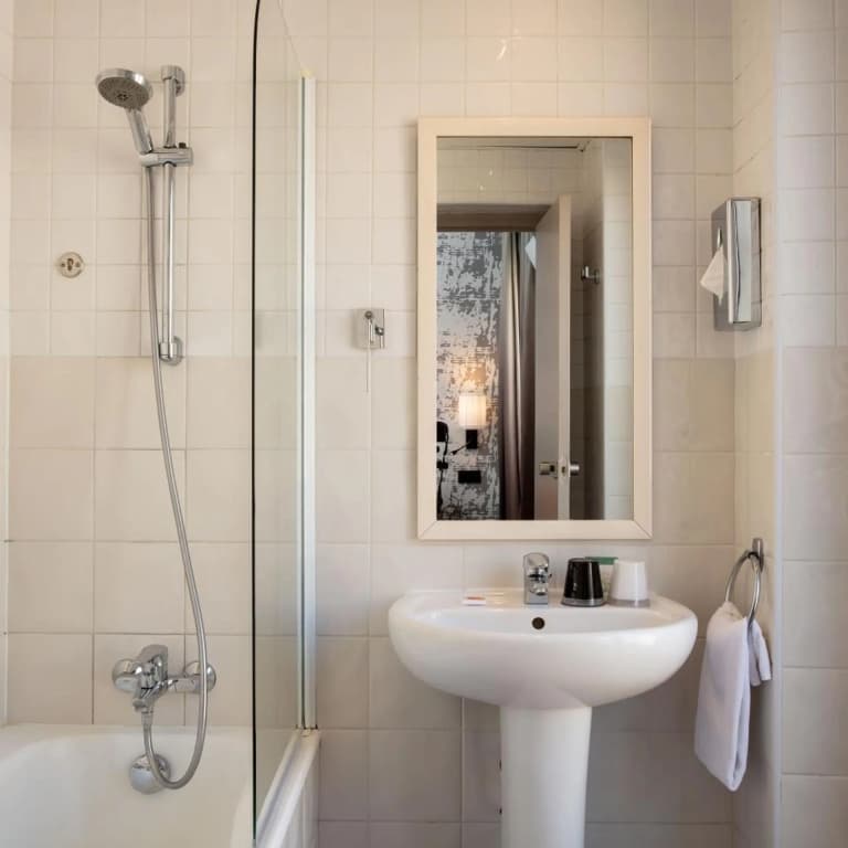 Hotel Des Nations Saint Germain - photo 9