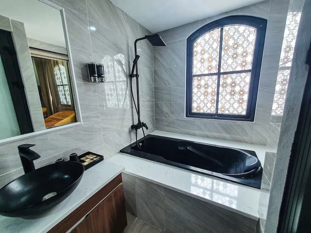 Buu Dien Halong Hotel - photo 14