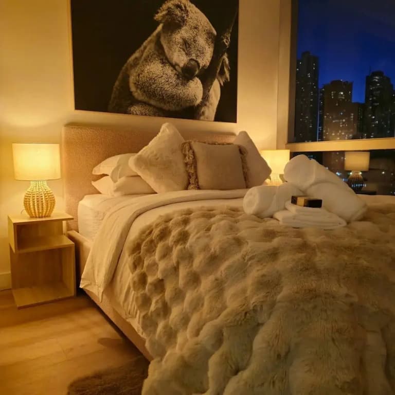 Deluxe 2BR apt Excellent Location Cityviews & Pool - photo 3