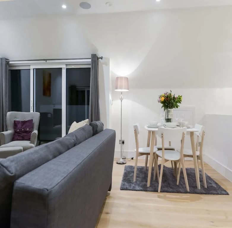 Ealing Studio Apartments - photo 3