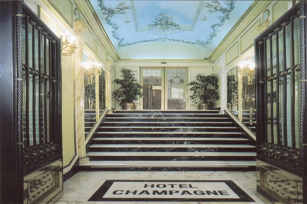 Champagne Palace Hotel - photo 29