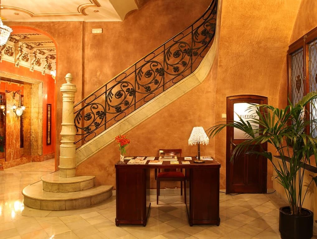Nouvel Hotel - photo 2