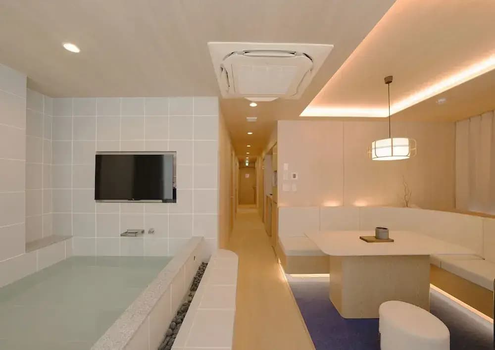 UH Suite Namba Station The Spa - photo 15