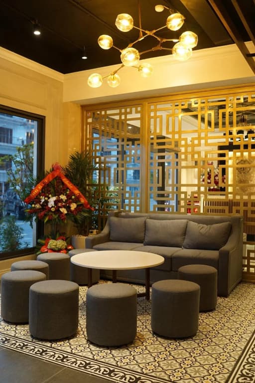 The Confetti Hotel - photo 2