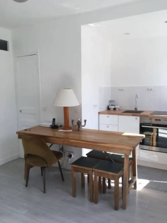 Modern Studio In Paris With Balcony - photo 12