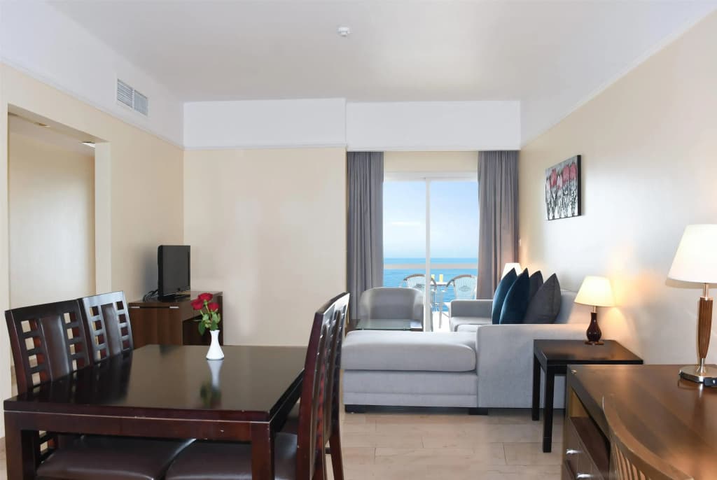 Ramada By Wyndham Beach Hotel Ajman - photo 2