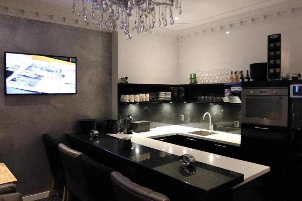 Sara's Boutique Hotel - photo 16