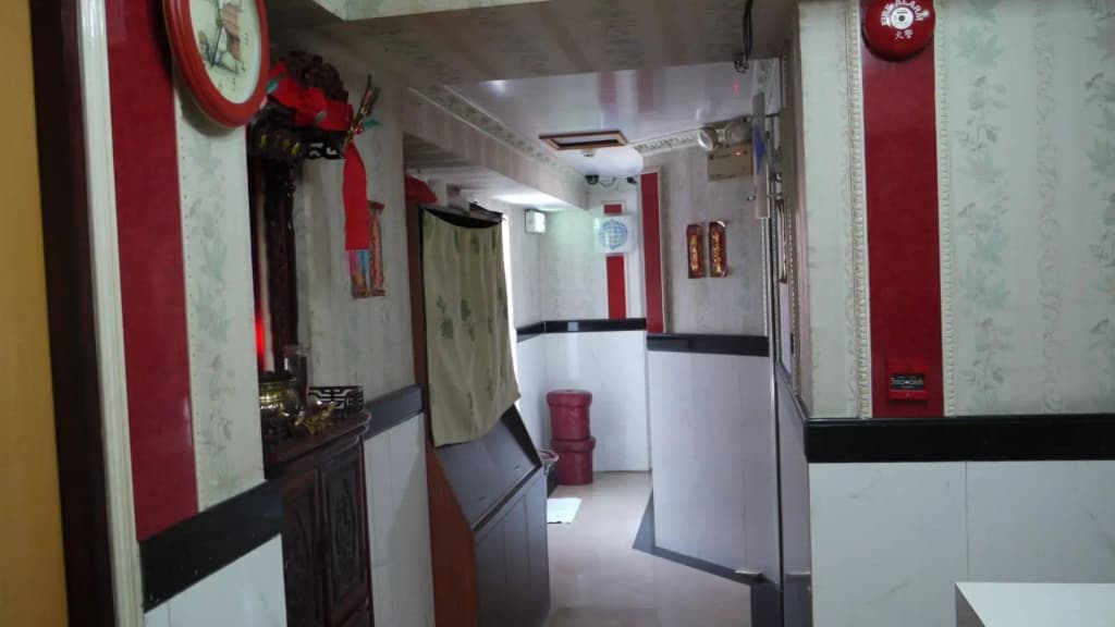 Long Yuen Hotel - photo 15