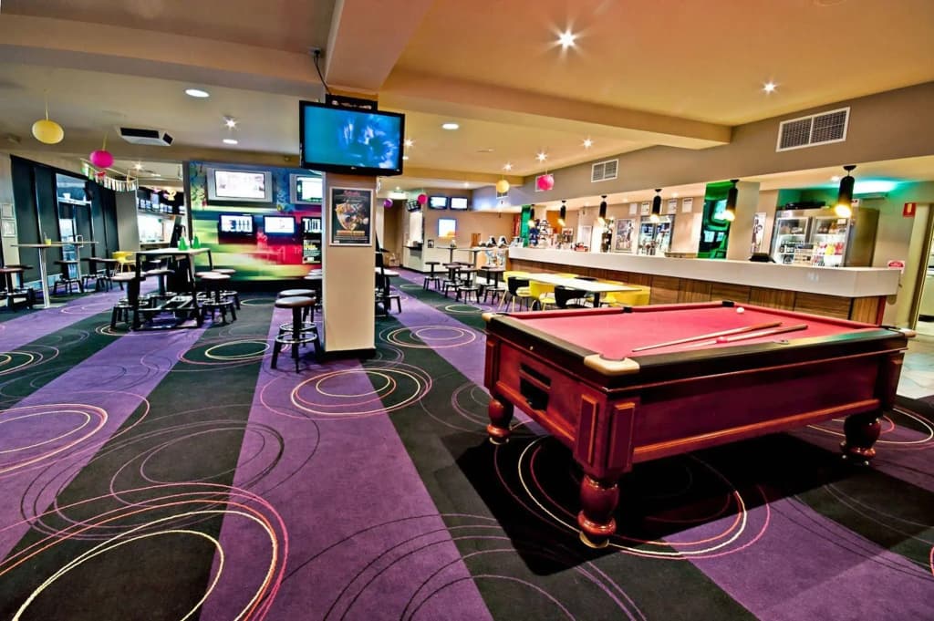 Nightcap at Glengala Hotel - photo 19