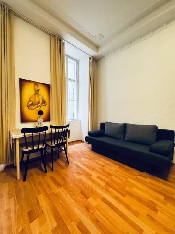Central 1BR Apartment Near Augarten - photo 4