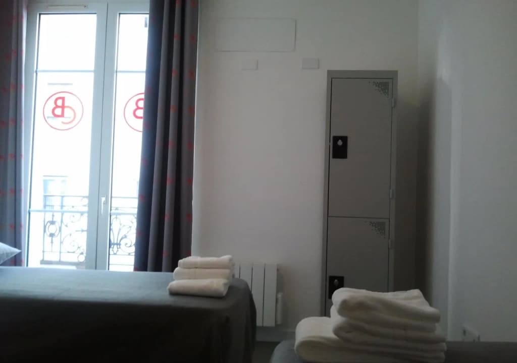 Beautiful Belleville Hostel & Hotel - photo 4