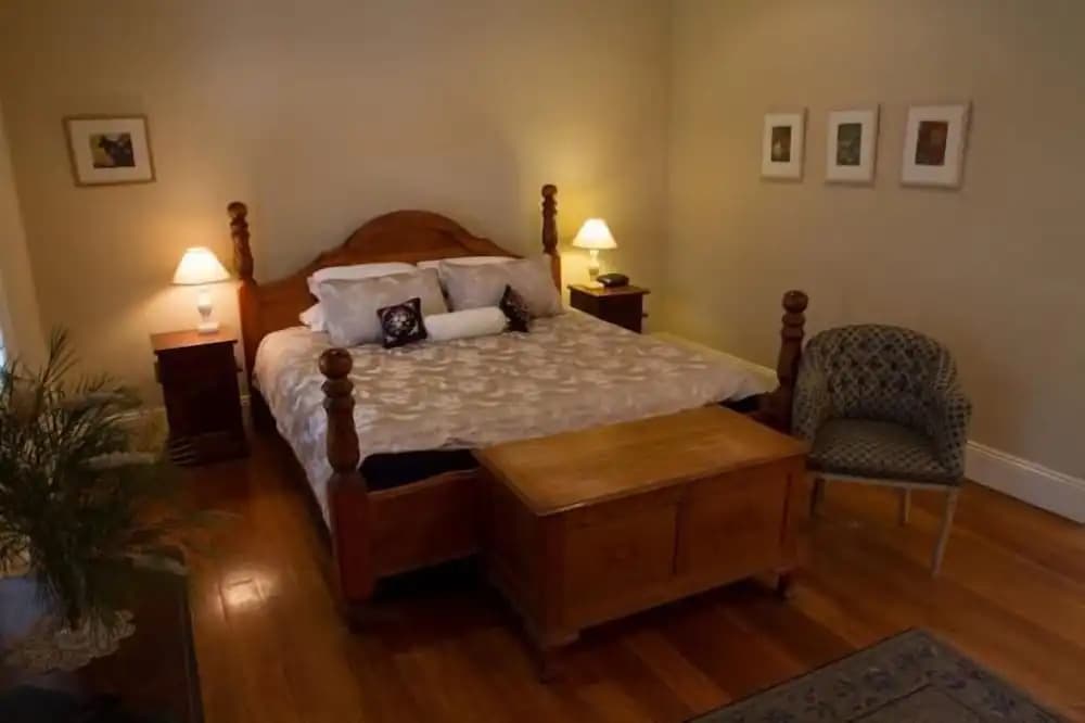 Tizzana Winery Bed & Breakfast - photo 4