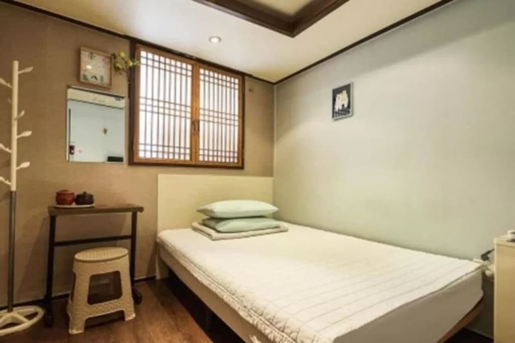 Red Panda Hotel - photo 5